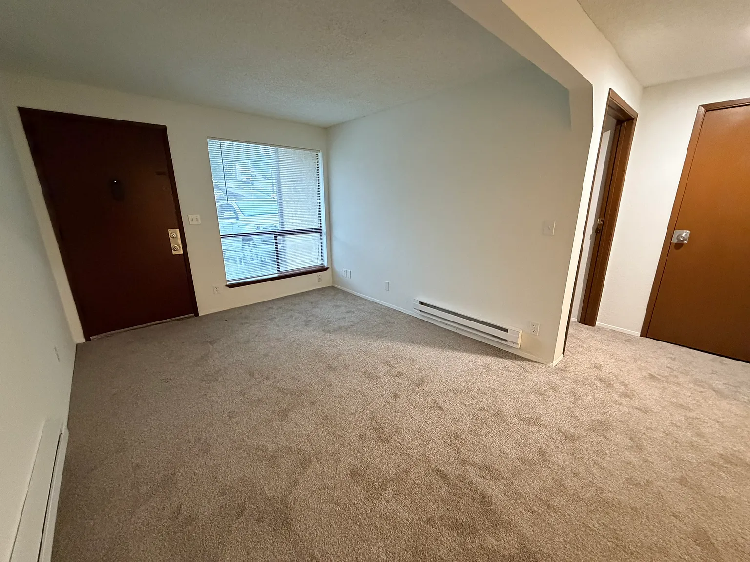 Maple Leaf Apartments — Photo 4