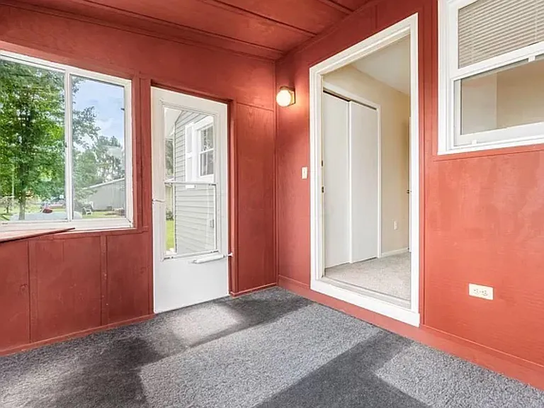246 Jacqueline Dr — Photo 8
