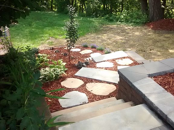 Extensive gardening, walkway