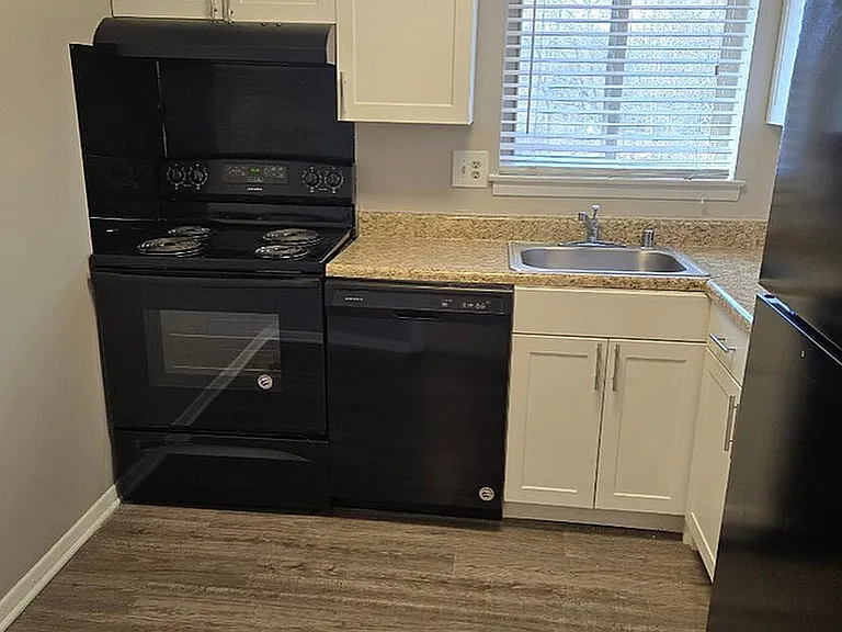 700 Heritage Ln — Photo 19