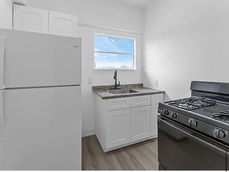 146 Fairview Ave #2-3 — Photo 6