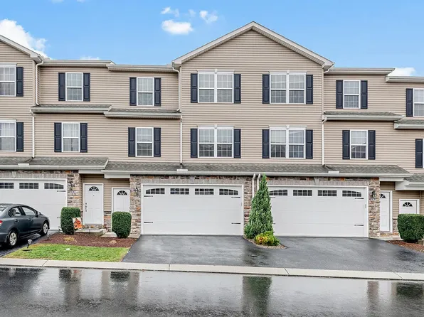821 Spring Rock Ct, Mechanicsburg, PA 17055