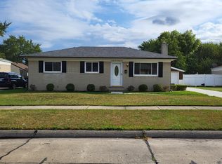 16134 Susan Ct, Roseville, MI