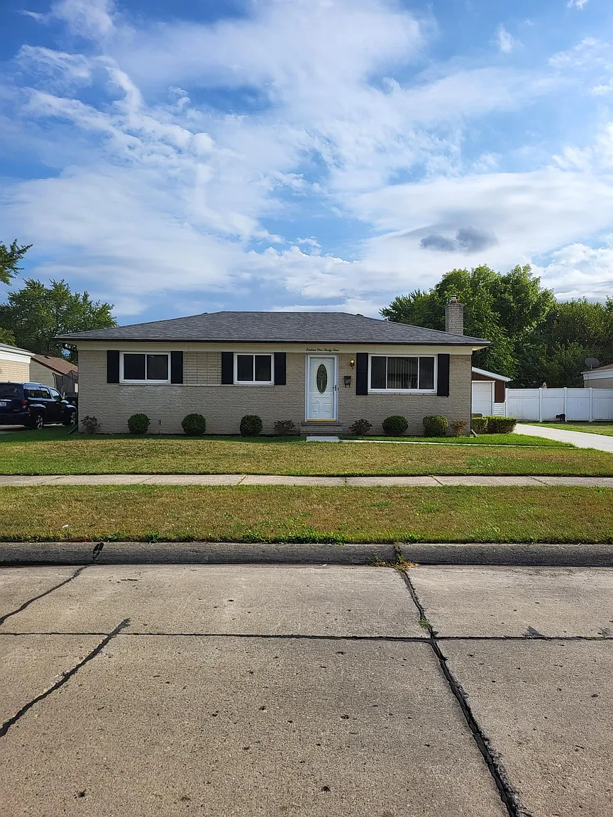 16134 Susan Ct photo 1