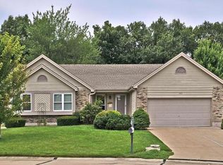 943 Hemingway Ln, Weldon Spring, MO 63304