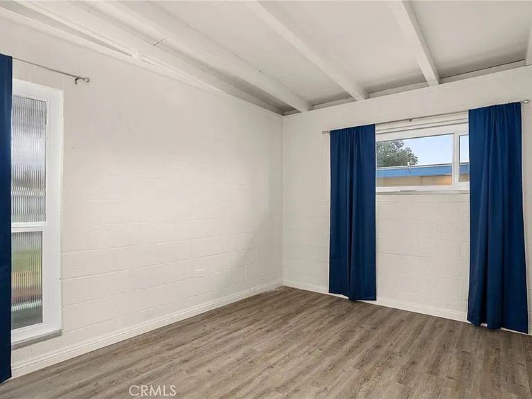1335 Campus Ave — Photo 17