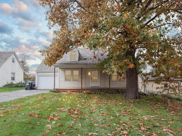 205 S Swift St, Winnebago, IL 61088
