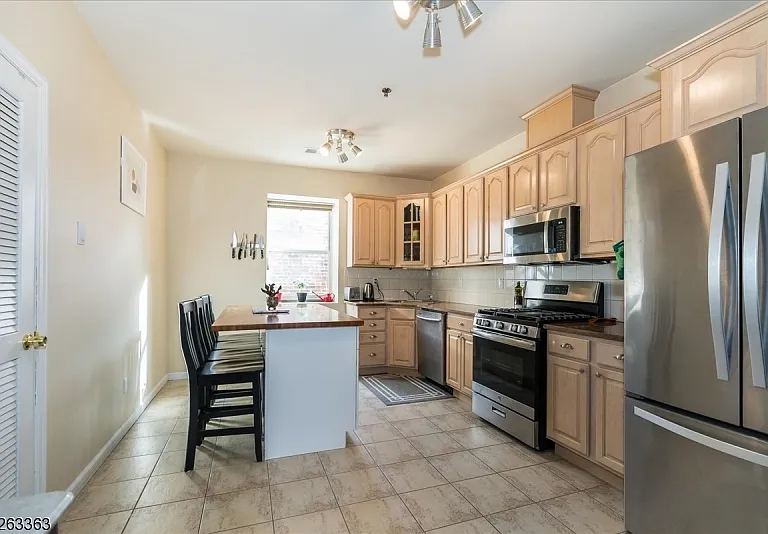 33-37 New York Ave #2A — Photo 8