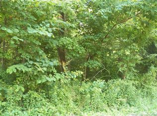 9703 Hillcrest Dr SW, Mauckport, IN 47142