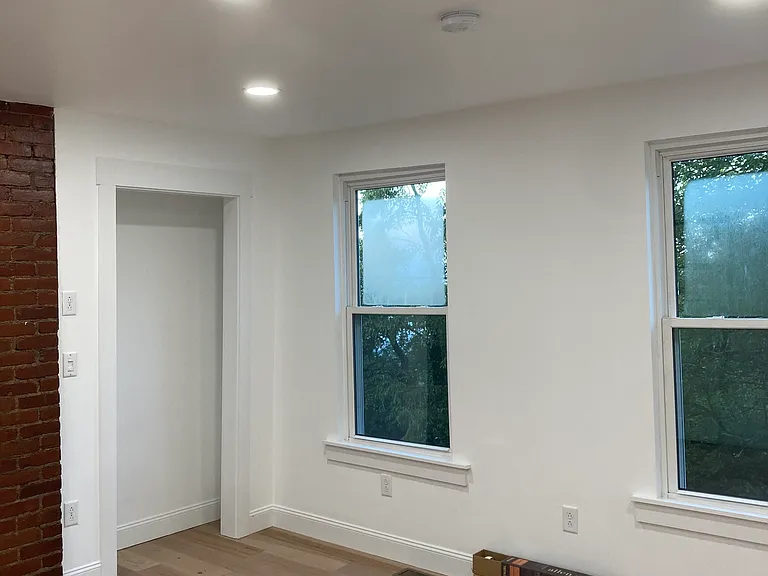 4455 Gladstone St — Photo 32
