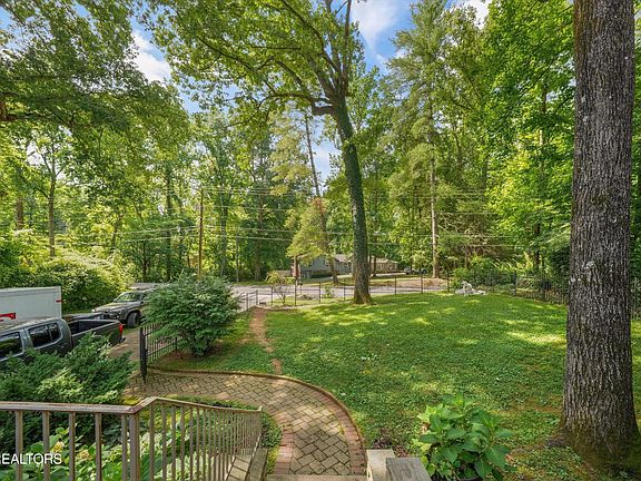 4th image of 3107 Maloney Rd