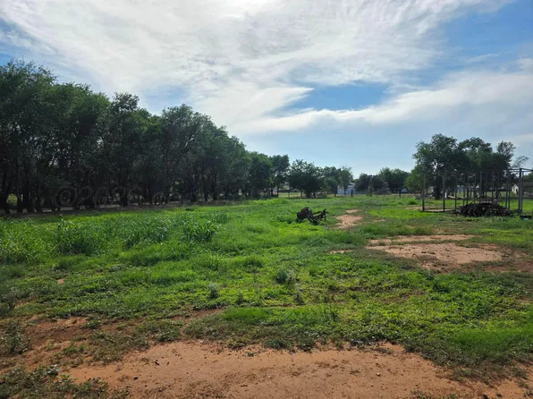 1101 Avenue B NE, Childress, TX 79201