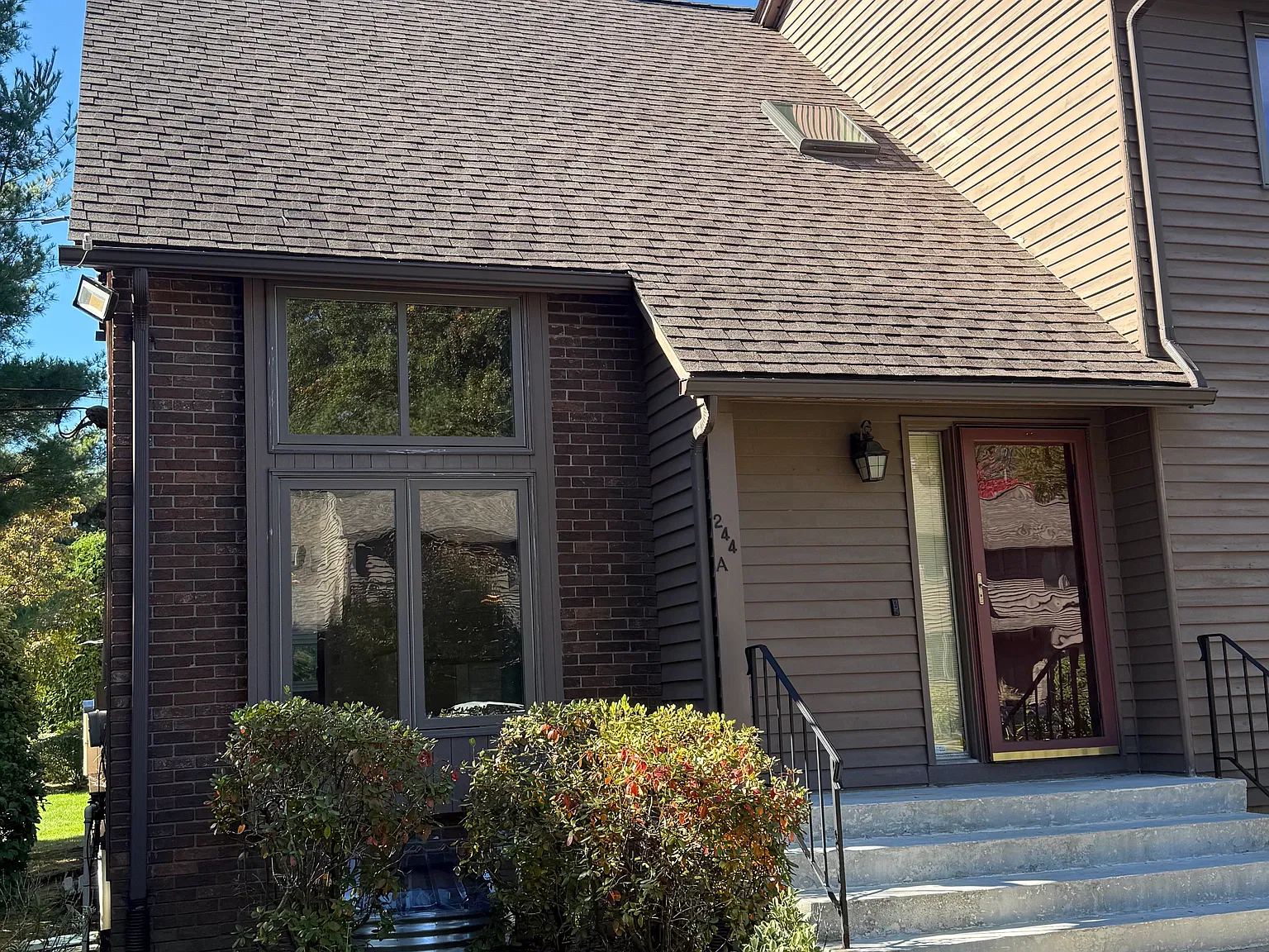 2 bed, 1.5 bath, 1428 sqft, $2,050 — Photo 1
