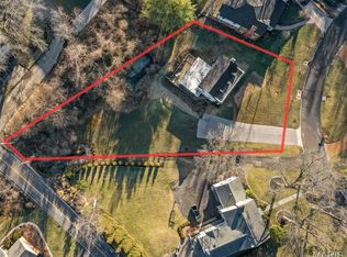 32 Willow Hill Rd, Saint Louis, MO 63124