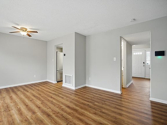 5th image of 909 Westwind Pl