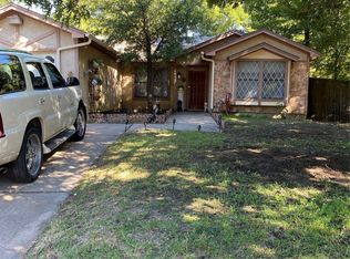 1433 Spring Willow Dr, Arlington, TX 76018