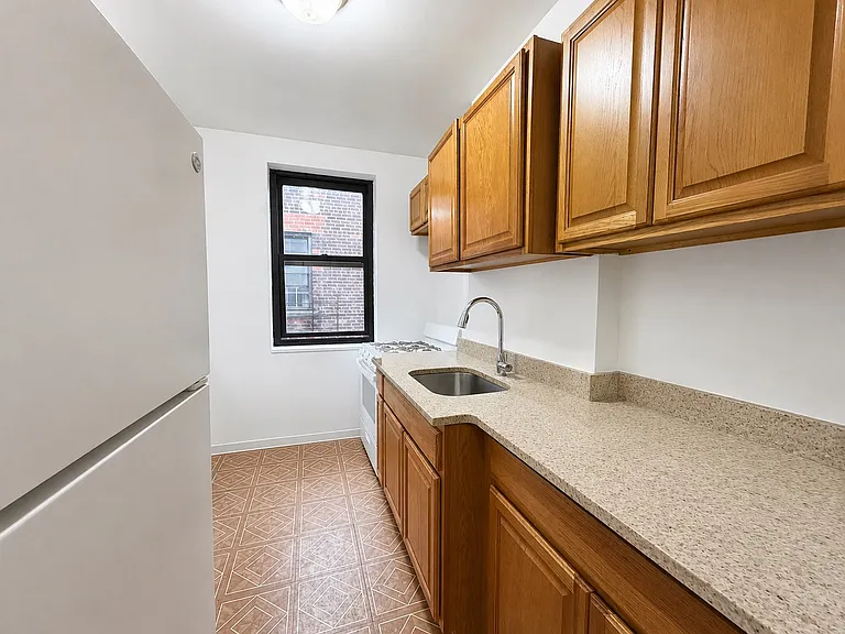2265 University Ave #6E — Photo 6