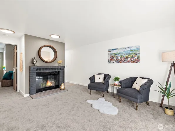 6700 NE 182nd Street #B302, Kenmore, WA 98028