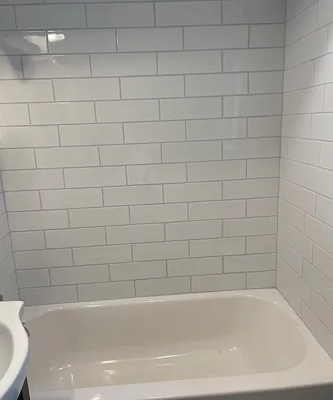 Bath tub