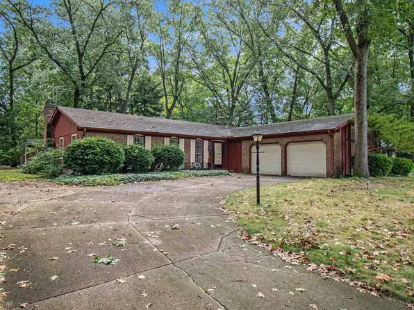 53130 Haddington Dr, South Bend, IN 46635