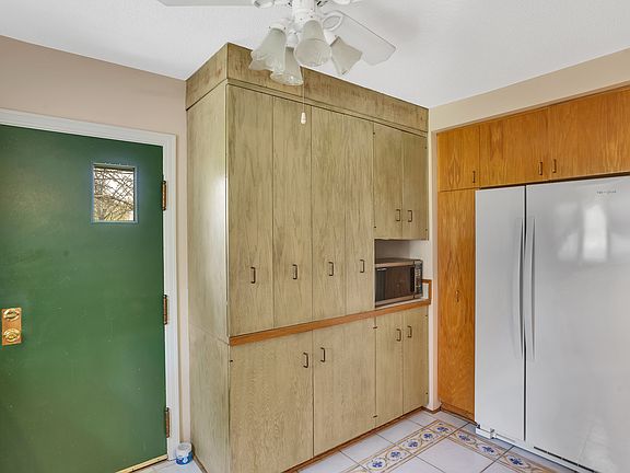5th image of 10 Alsop Rd