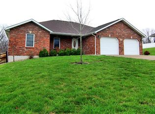 32 Spring Lake Rd, Perryville, MO 63775