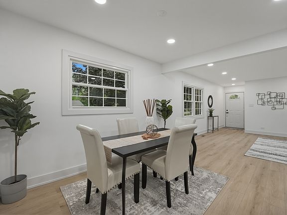 4th image of 960 Basswood St