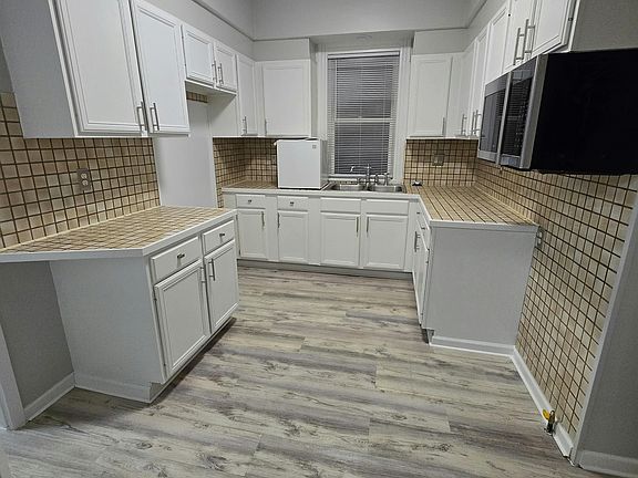 2nd image of 538 Chicago St #1