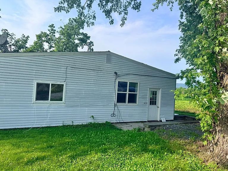4214 Elizabethtown Rd — Photo 2