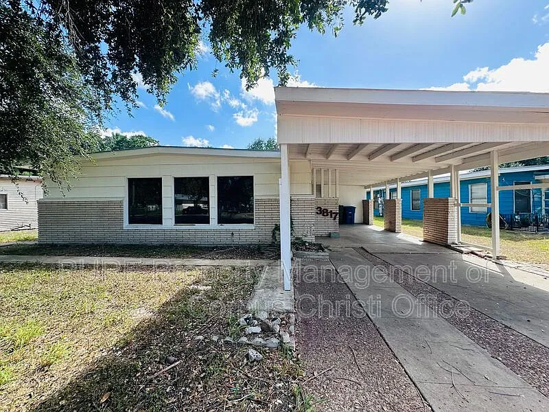 3 bed, 2.0 bath, 1121 sqft, $1,550 — Photo 2