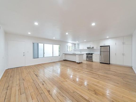 3rd image of 1346 N Laurel Ave APT 106