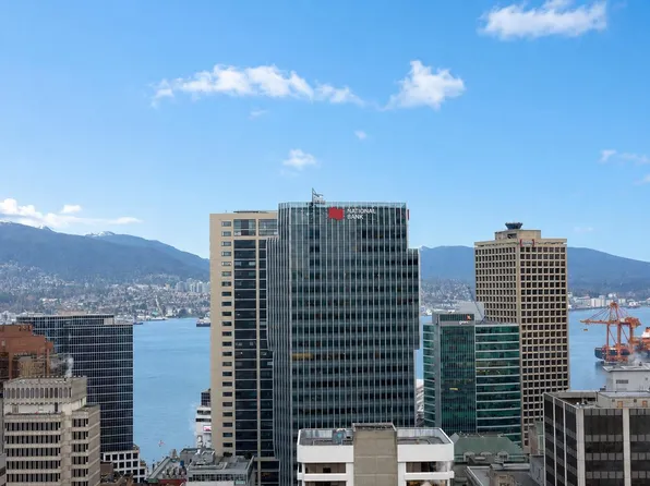 667 Howe St #2702, Vancouver, BC V6C 0B5