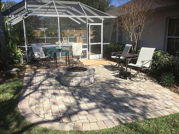 5th image of 983 Sabal Grove Dr