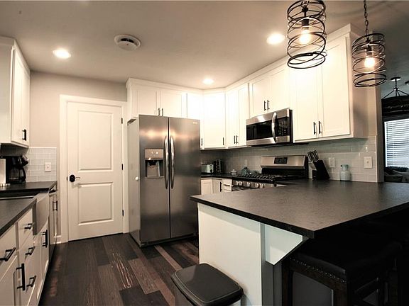 4th image of 1004 NE 2nd St