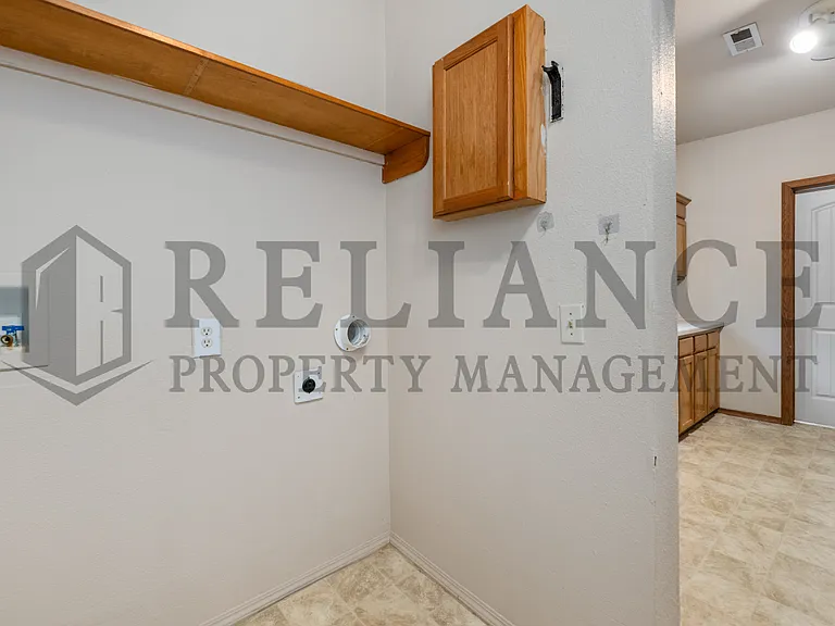 1405 S Ida St — Photo 8