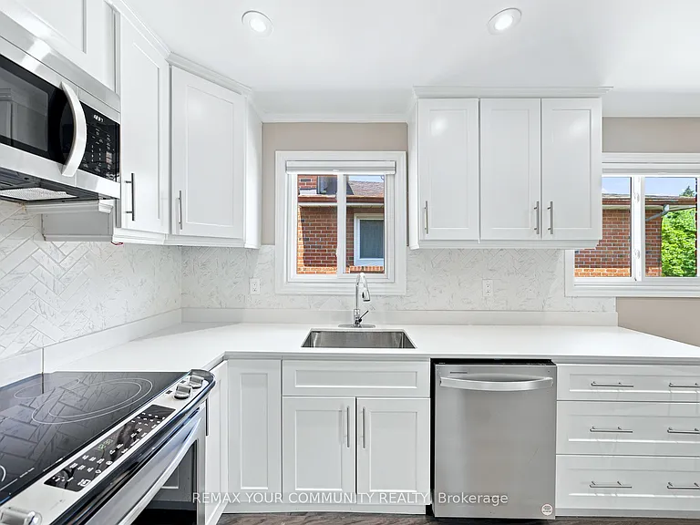 36 Roseville Dr #UPPER — Photo 15