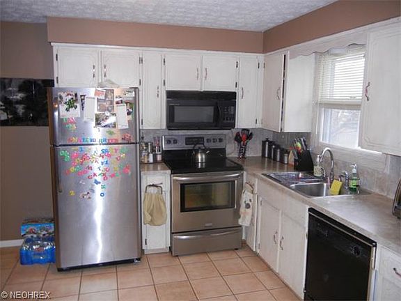 5th image of 9796 Strausser St NW