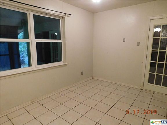 4th image of 3904 Hilltop Dr