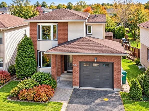 96 Pheasant Run Dr, Ottawa, ON K2J 2R5