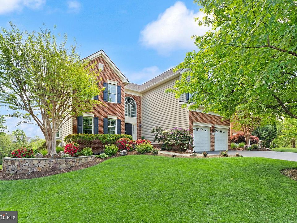 1st image of 43387 La Belle Pl