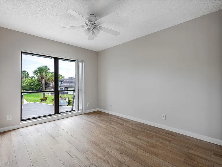 1761 N Congress Ave — Photo 26