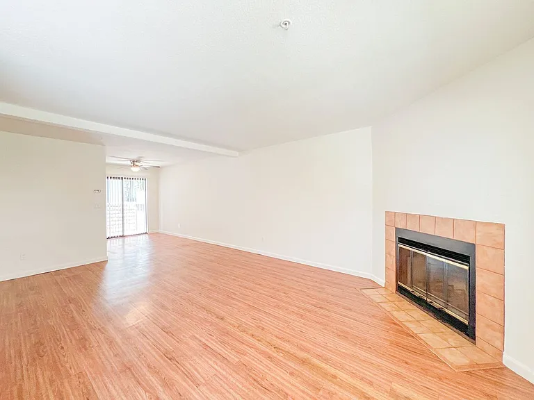 3902Howard — Photo 3