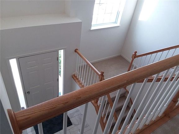 4th image of 28 Gainsborough Pl