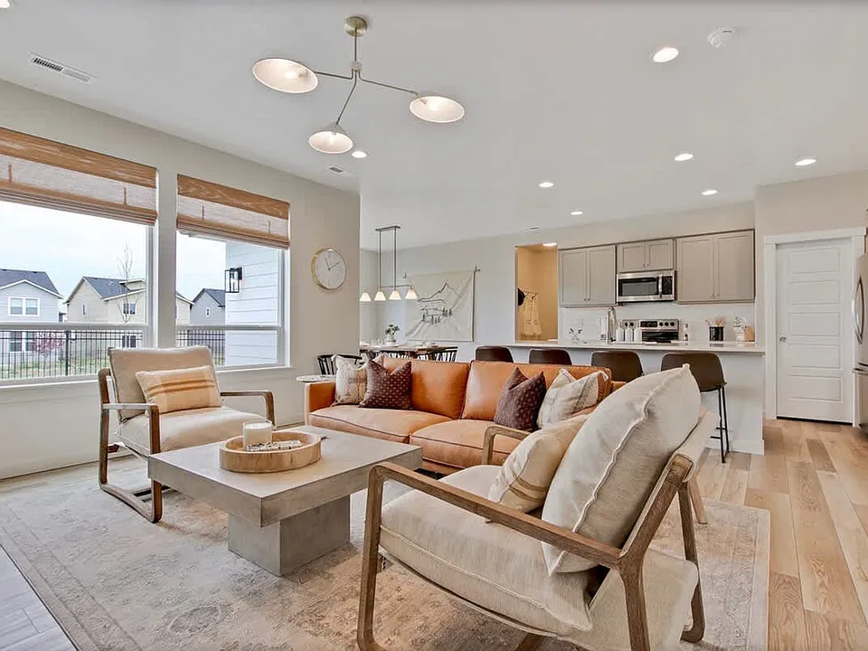 313 S Iceberg Lake Ave #2-ID1250647P