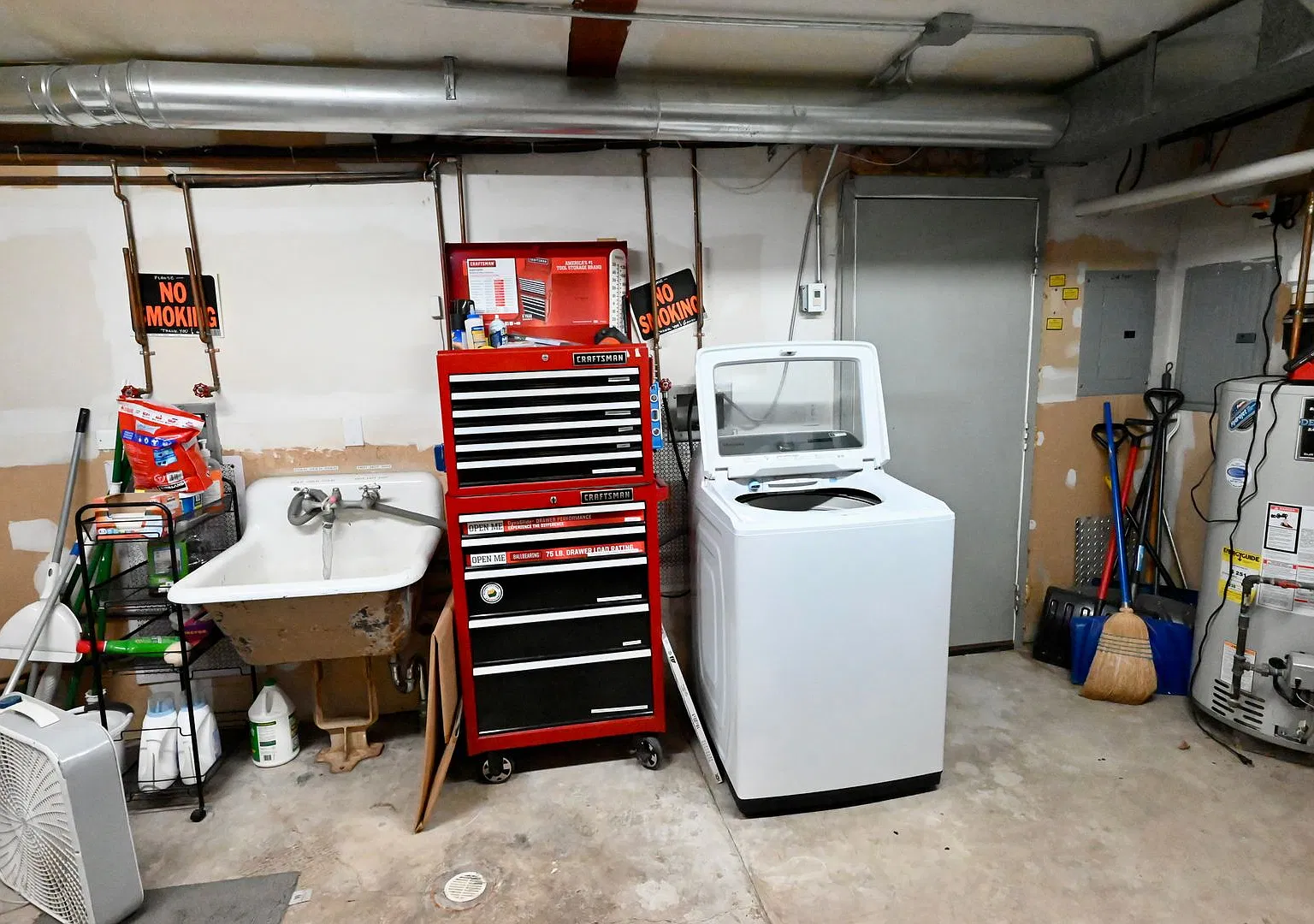Spacious 2 Bed, 2 Bath Duplex in Logan Square | Garage Parking Available — Photo 4