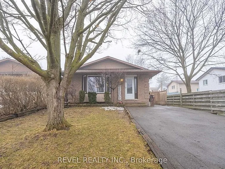 9 Balmoral Ct — Photo 1
