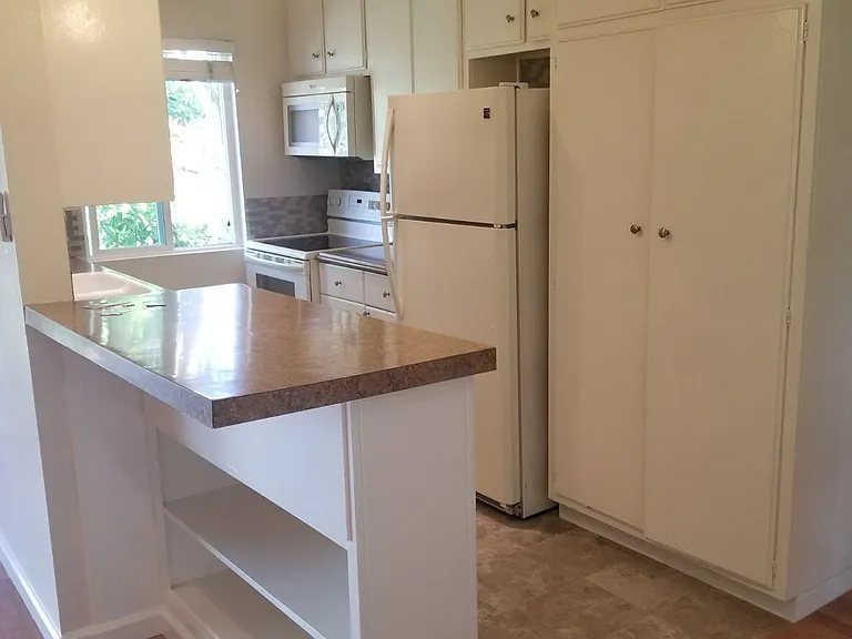 400 N Acacia Ave #C34 — Photo 3