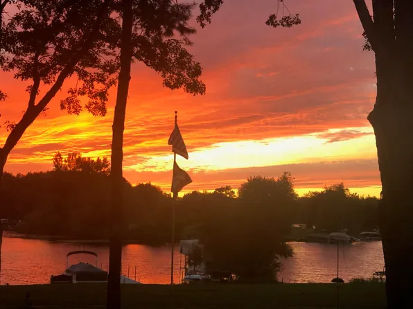 10085 Holly Ln, Stanwood, MI 49346