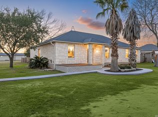 18181 Senior Rd, Von Ormy, TX 78073