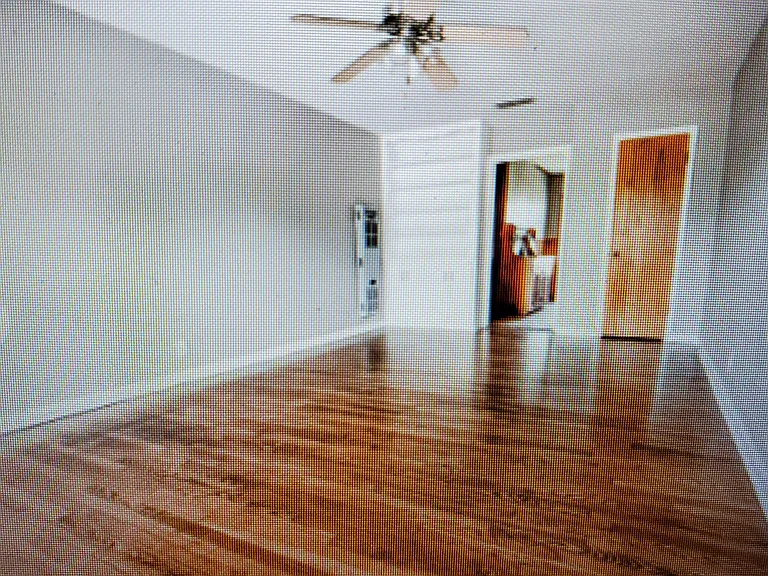 914 Featherston St — Photo 8